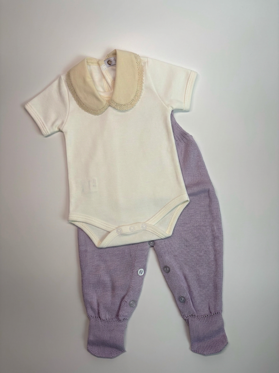 Conjunto Saída Maternidade + Manta - Jardineira com Pézinho (Lilás)