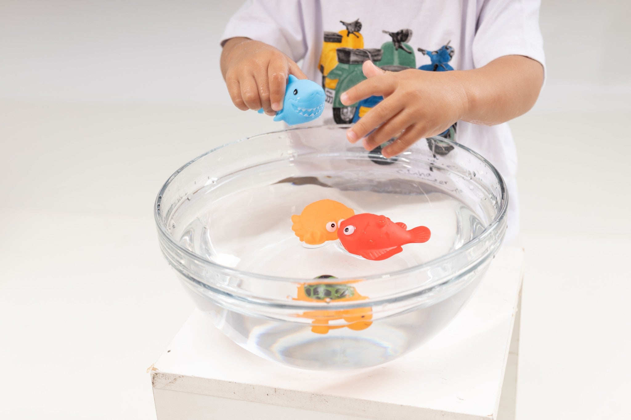 Bichinhos para banho unissex COLORIDO